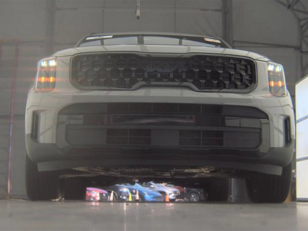 Used 2025 Kia Telluride EX X-Line AWD/4WD image 4