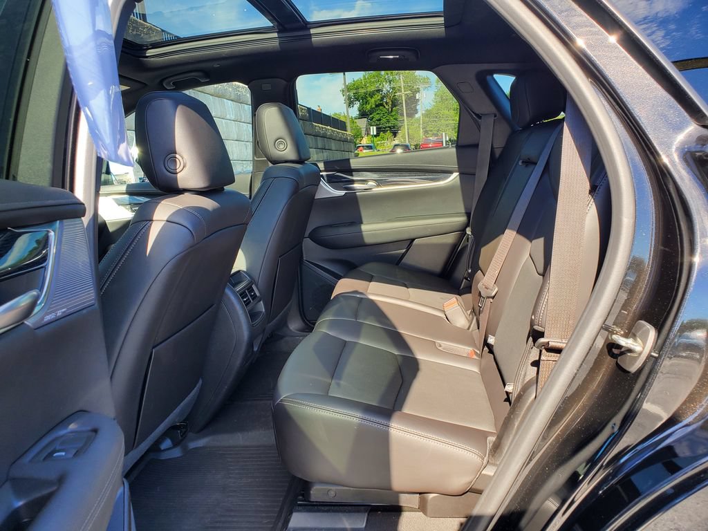 Used 2024 Cadillac XT5 Premium Luxury w/ LPO, Floor Liner Package AWD/4WD image 38