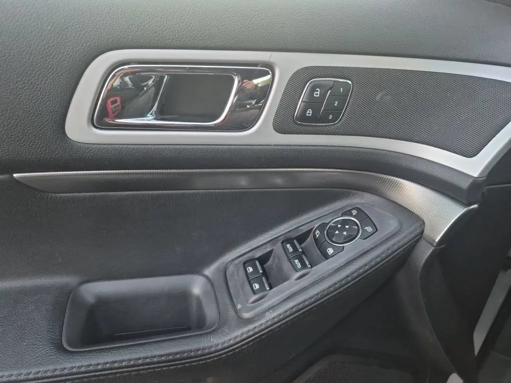 Used 2015 Ford Explorer Sport w/ Equipment Group 401A AWD/4WD image 12