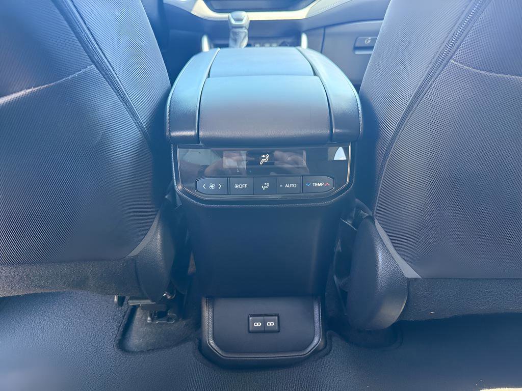 Used 2023 Toyota Highlander LE image 12