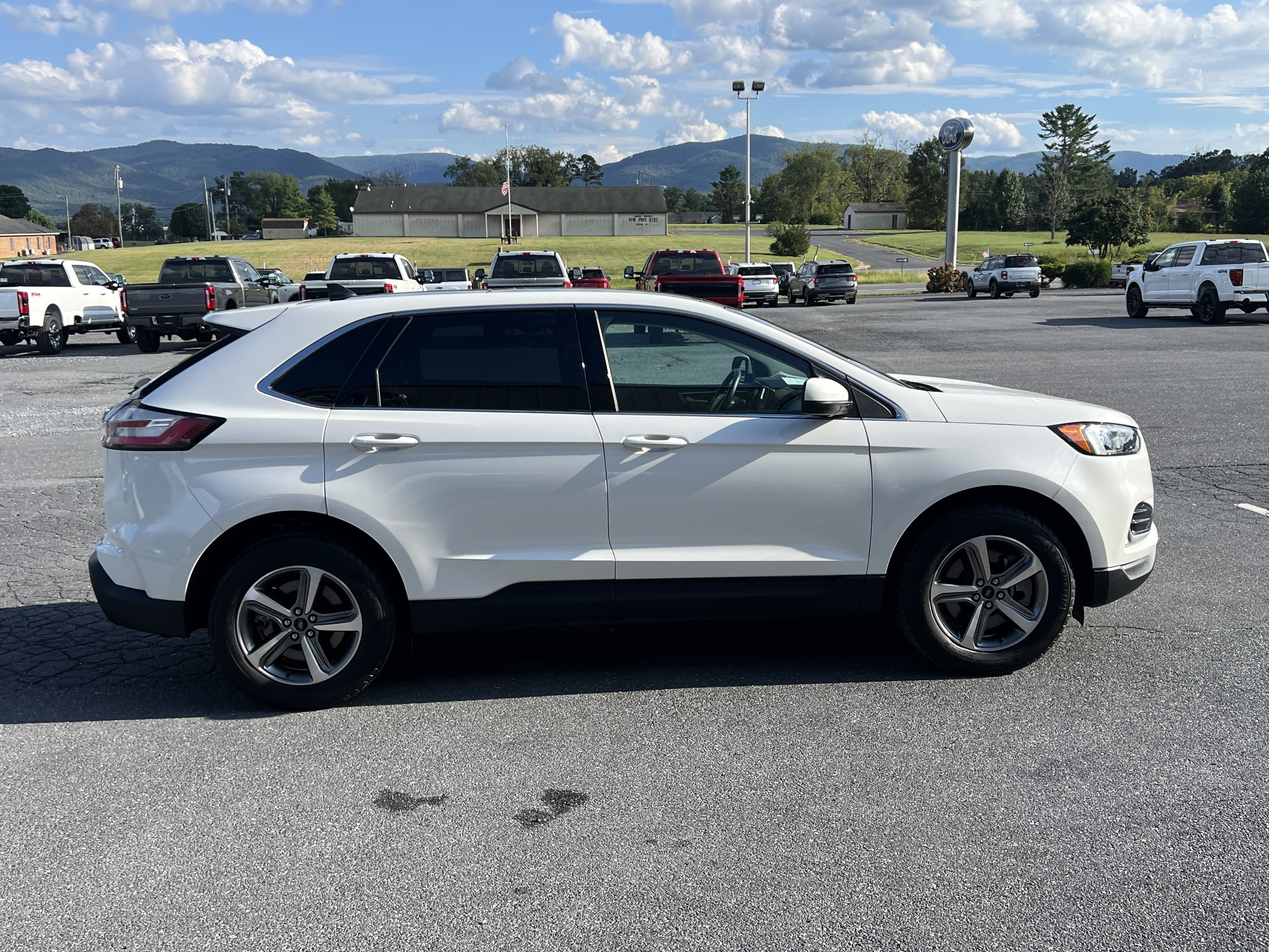 Used 2024 Ford Edge SEL w/ Convenience Package AWD/4WD image 5