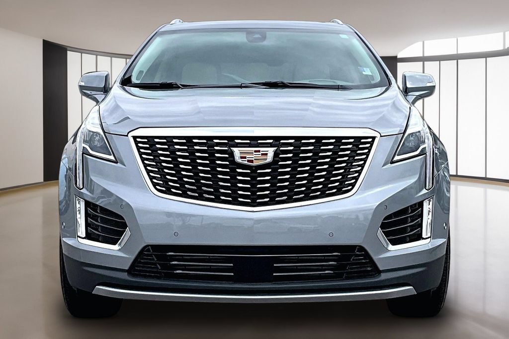 Used 2025 Cadillac XT5 Premium Luxury w/ Technology Package AWD/4WD image 3