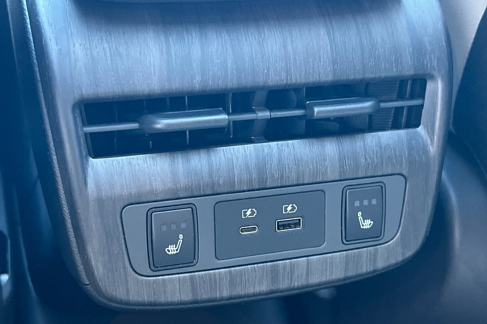 Certified 2023 Nissan Ariya FWD image 14