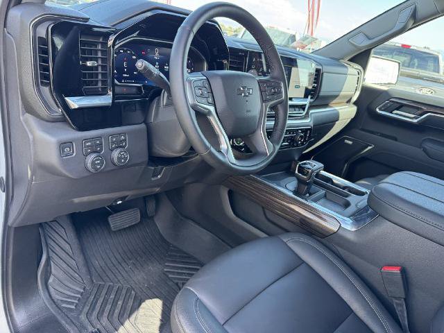Used 2026 Chevrolet Silverado 1500 LT Trail Boss w/ LT Trail Boss Premium Package AWD/4WD image 17