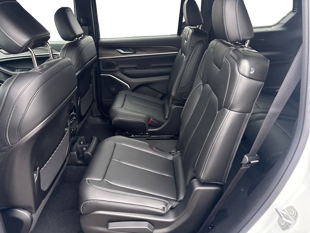 New 2026 Jeep Grand Cherokee L Limited w/ Limited Altitude Package image 10