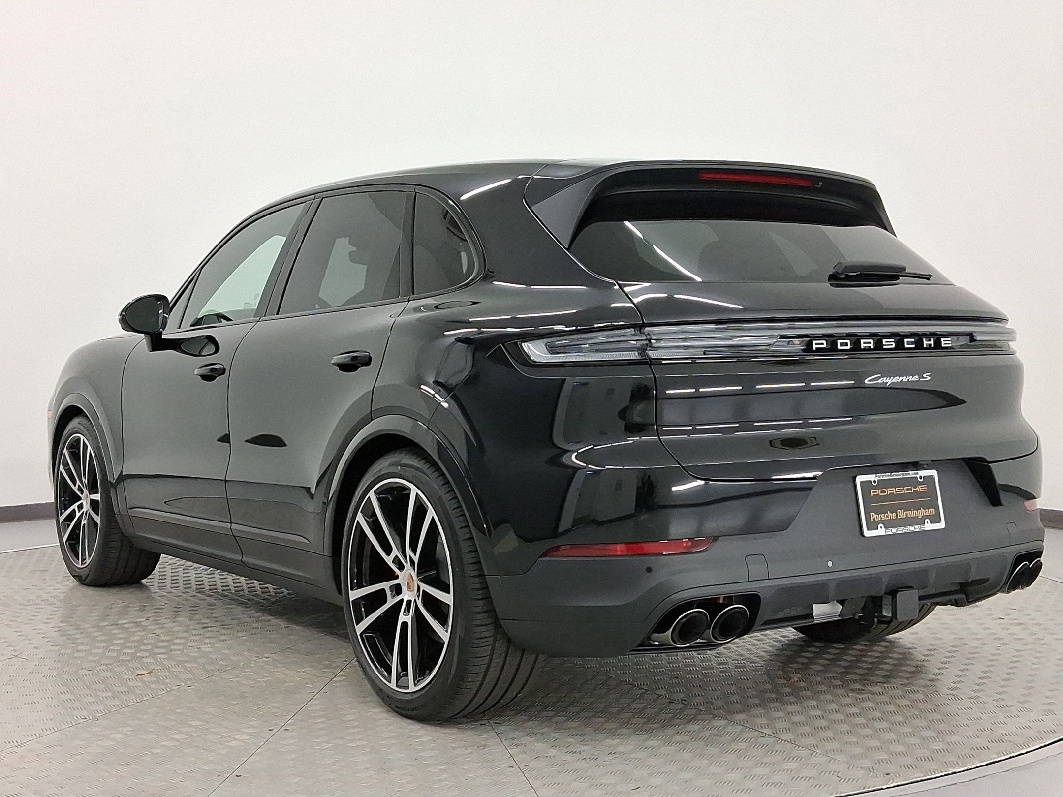 New 2026 Porsche Cayenne S image 3