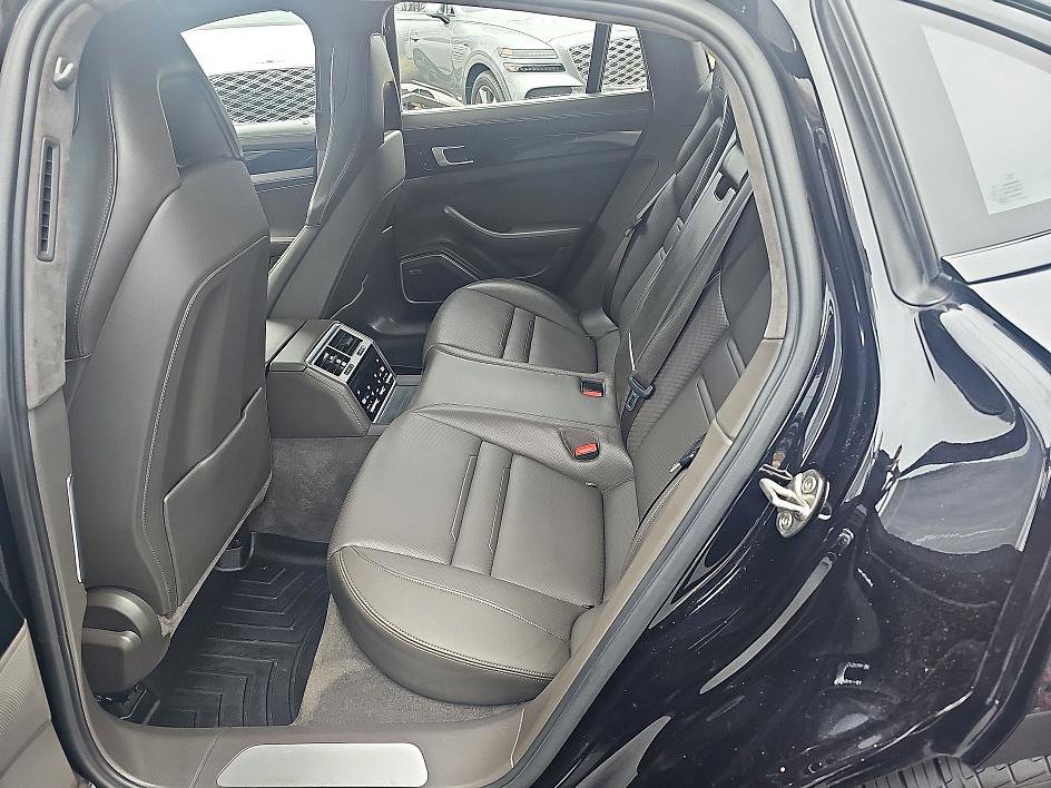 Used 2020 Porsche Panamera Turbo w/ Sport Package image 33