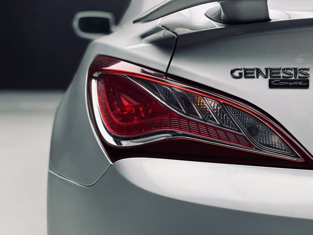 Used 2016 Hyundai Genesis Coupe 3.8 RWD image 14