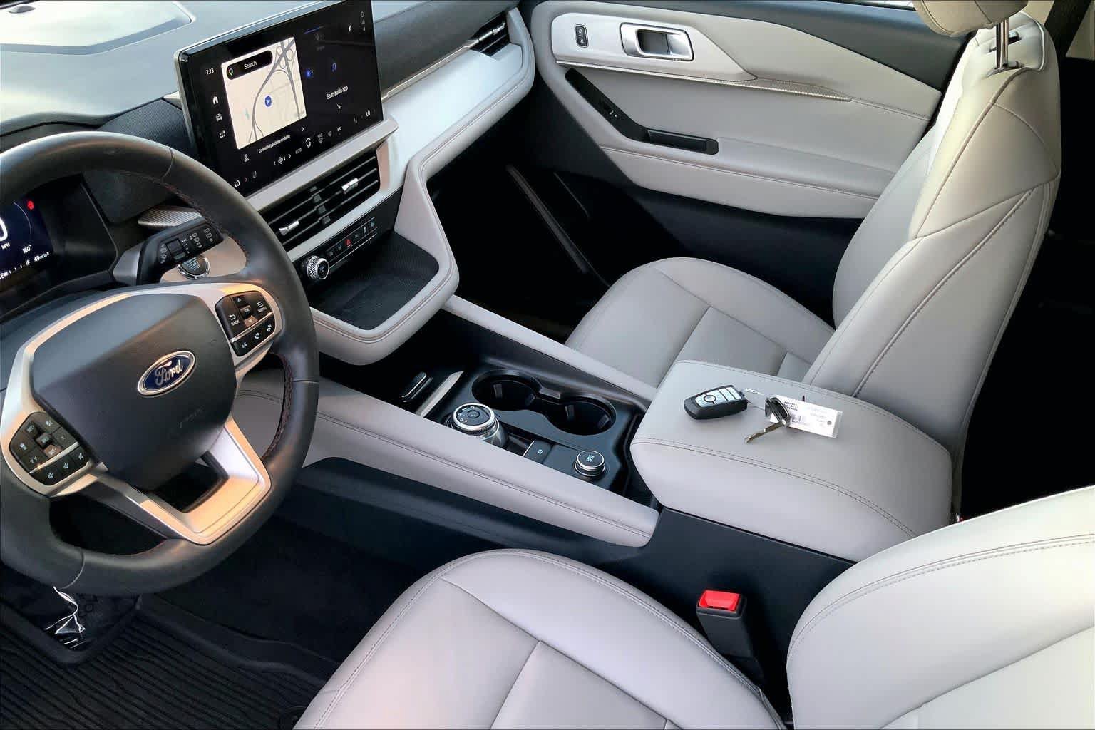 Used 2025 Ford Explorer Active w/ Active Comfort Package RWD image 15
