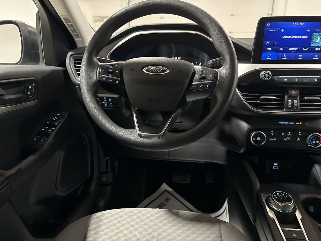 Used 2022 Ford Escape SE image 19