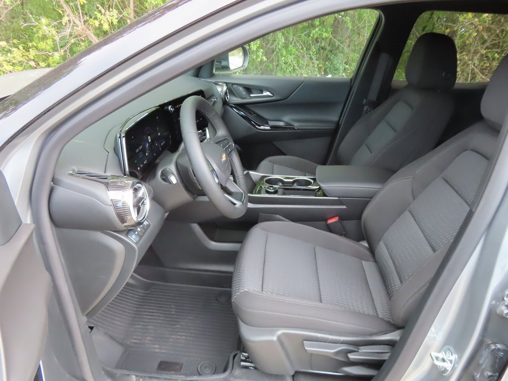 New 2026 Chevrolet Equinox LT w/ LPO, Floor Liner Package image 21