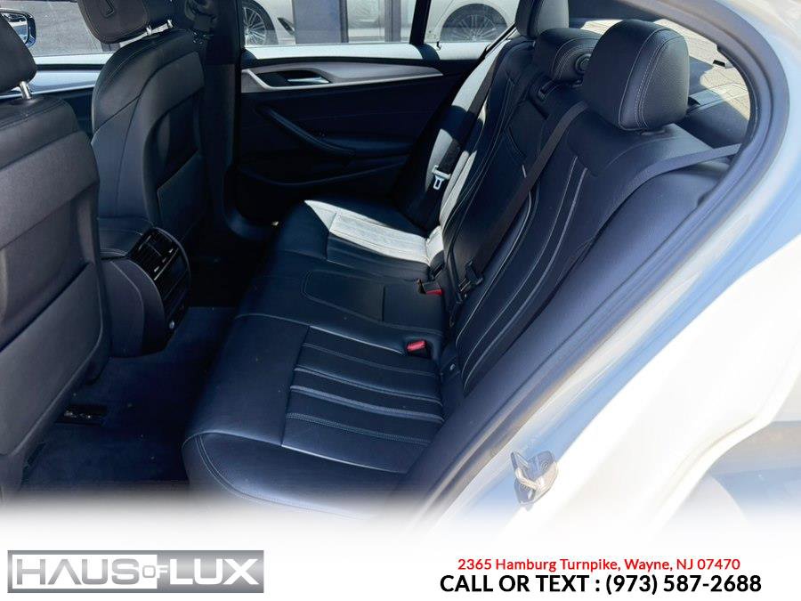Used 2019 BMW 530i xDrive w/ M Sport Package AWD/4WD image 11