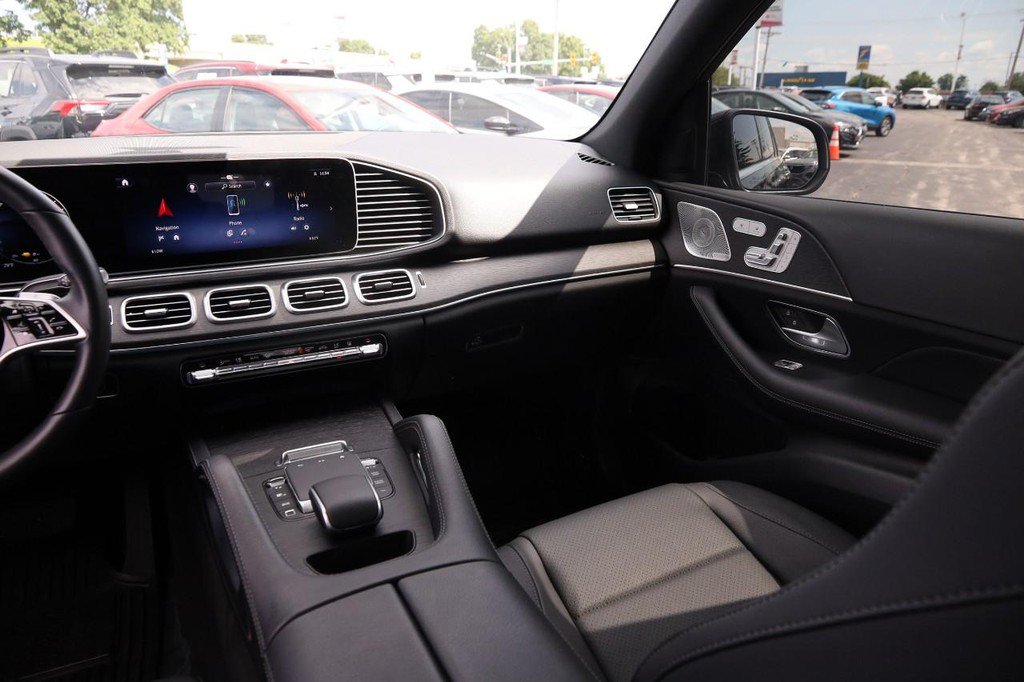 Used 2025 Mercedes-Benz GLE 450e 4MATIC image 29