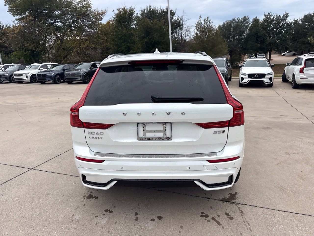 Used 2024 Volvo XC60 B5 Plus w/ Protection Package Premier AWD/4WD image 6
