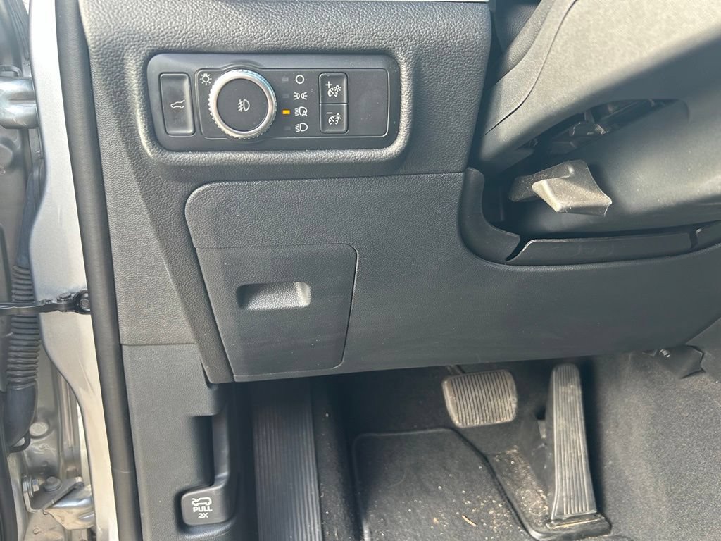 Used 2021 Ford Explorer XLT w/ Equipment Group 202A AWD/4WD image 29