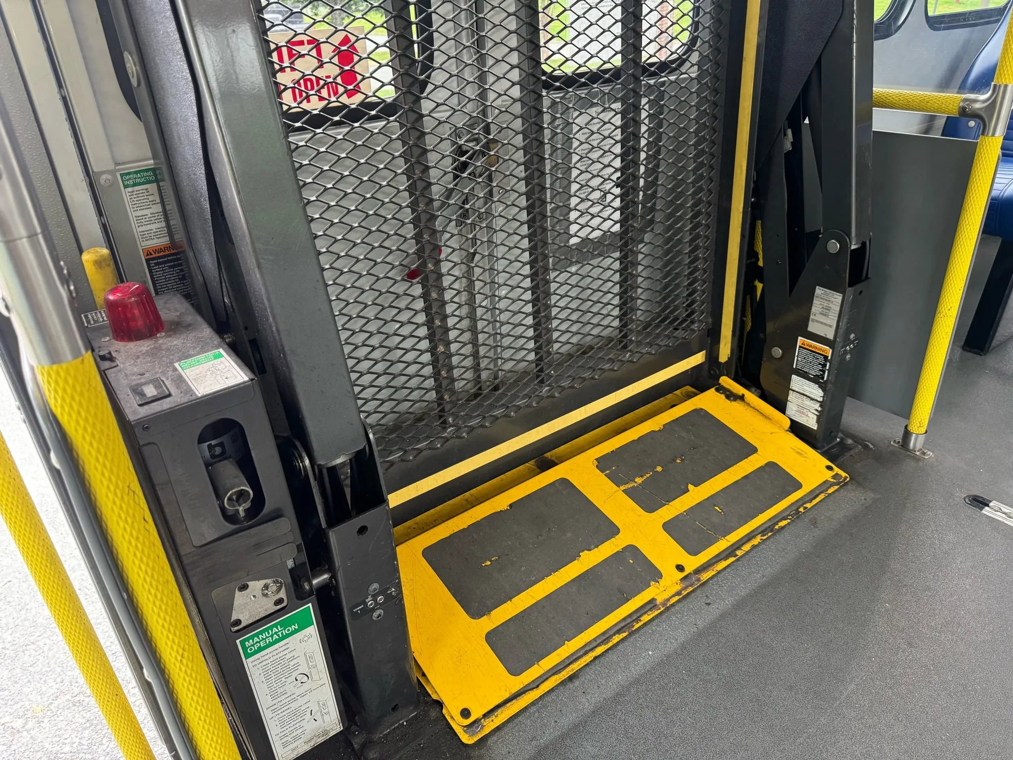 Used 2015 Ford E-450 and Econoline 450 Super Duty w/ Shuttle Bus Prep Package RWD image 20