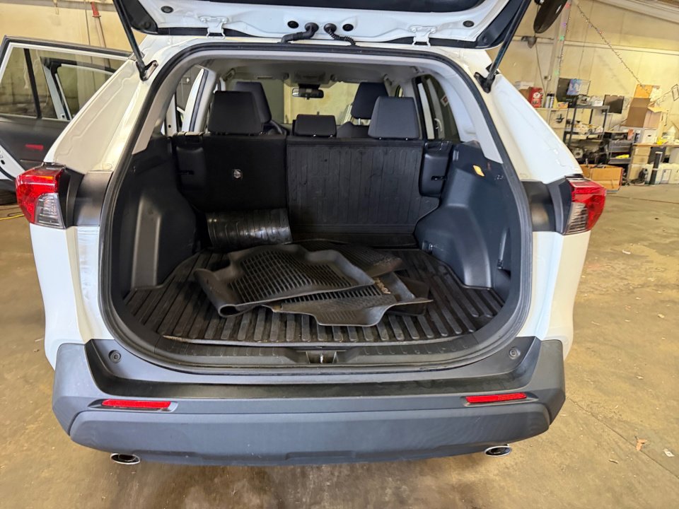 Used 2020 Toyota RAV4 XLE w/ All Weather Liner Package AWD/4WD image 18