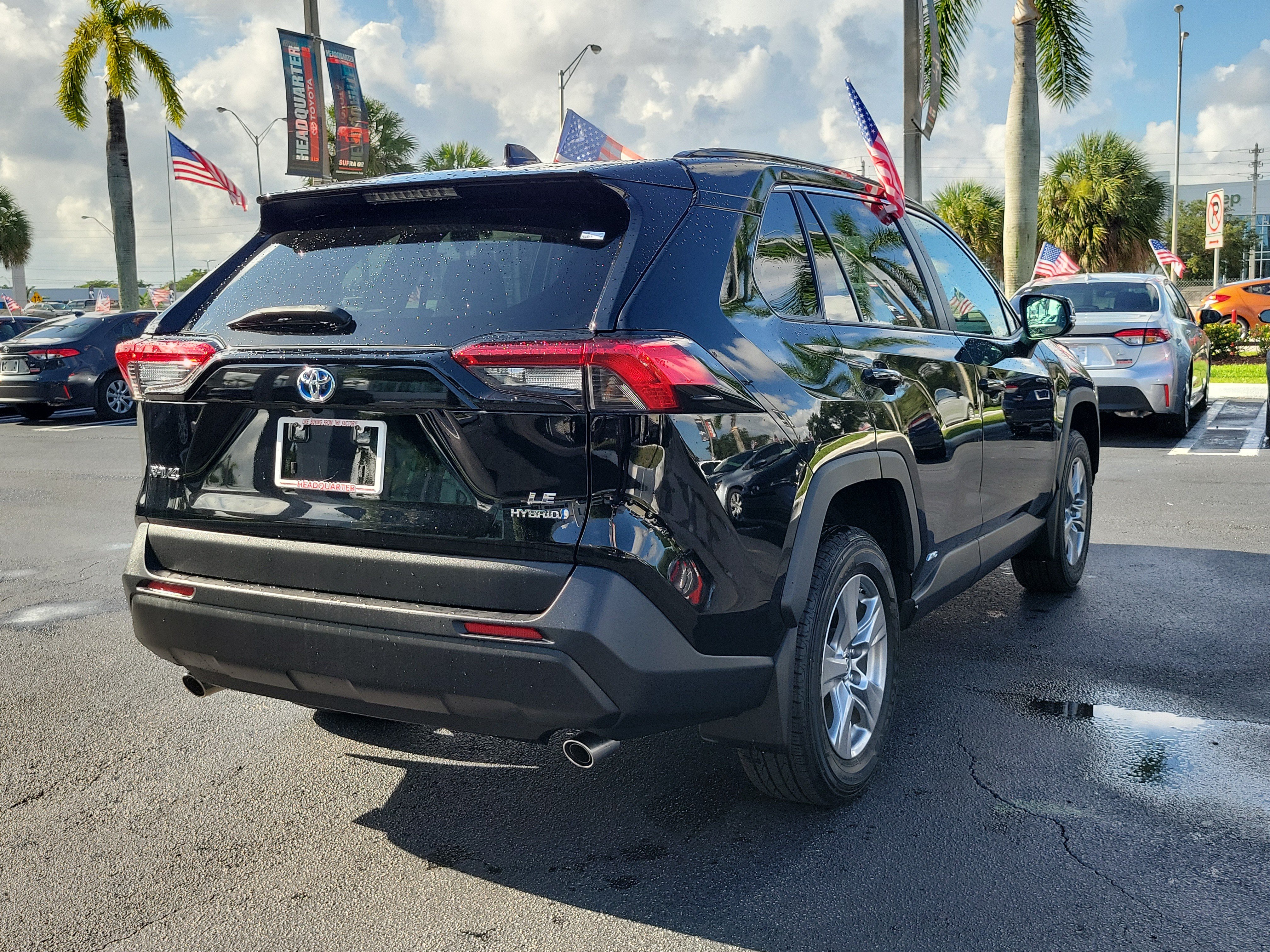 Used 2023 Toyota RAV4 LE AWD/4WD image 11
