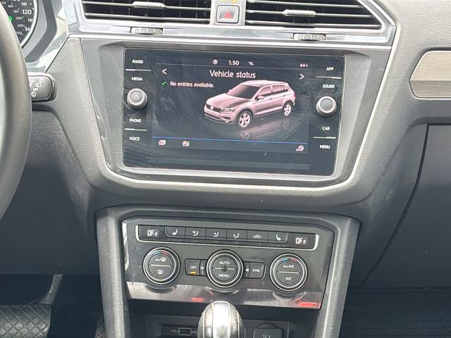 Used 2020 Volkswagen Tiguan SE image 24