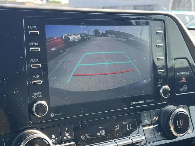 Used 2022 Toyota Highlander XLE FWD image 32