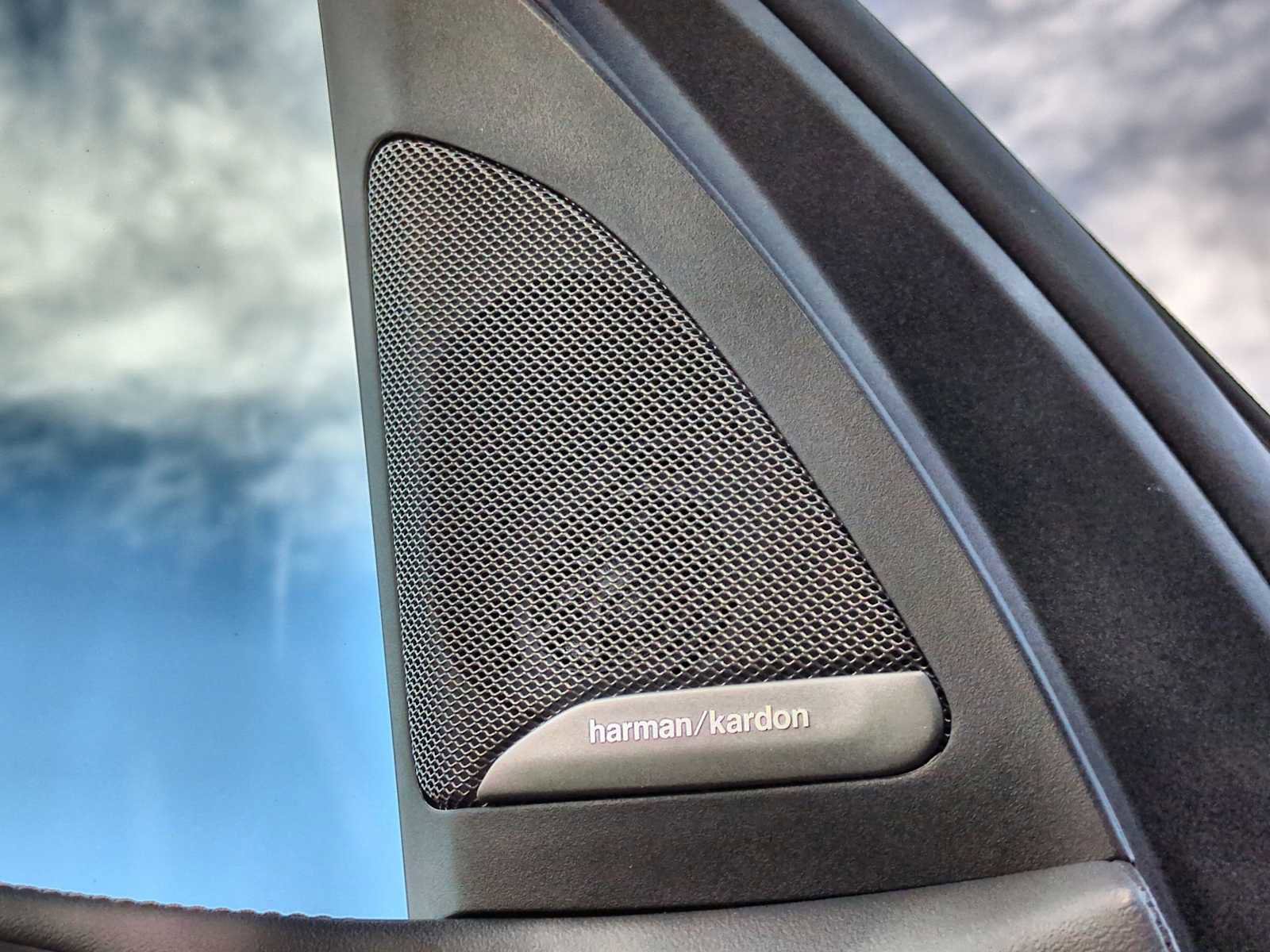 Used 2026 BMW X5 xDrive50e w/ Executive Package image 32