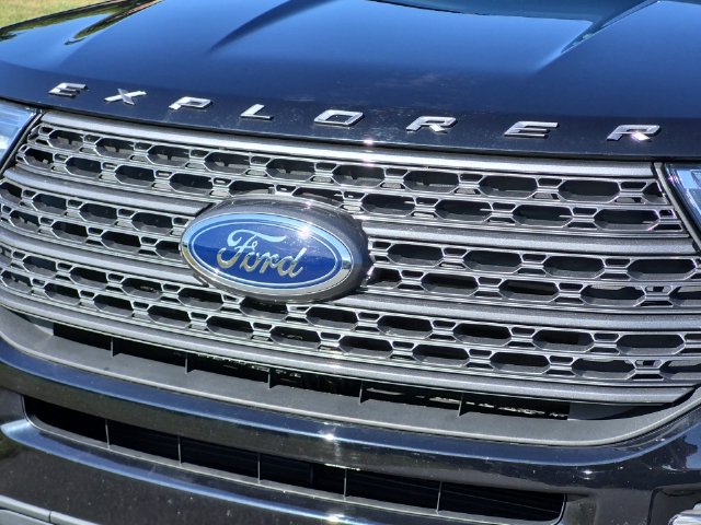 Used 2024 Ford Explorer XLT w/ Equipment Group 202A AWD/4WD image 36