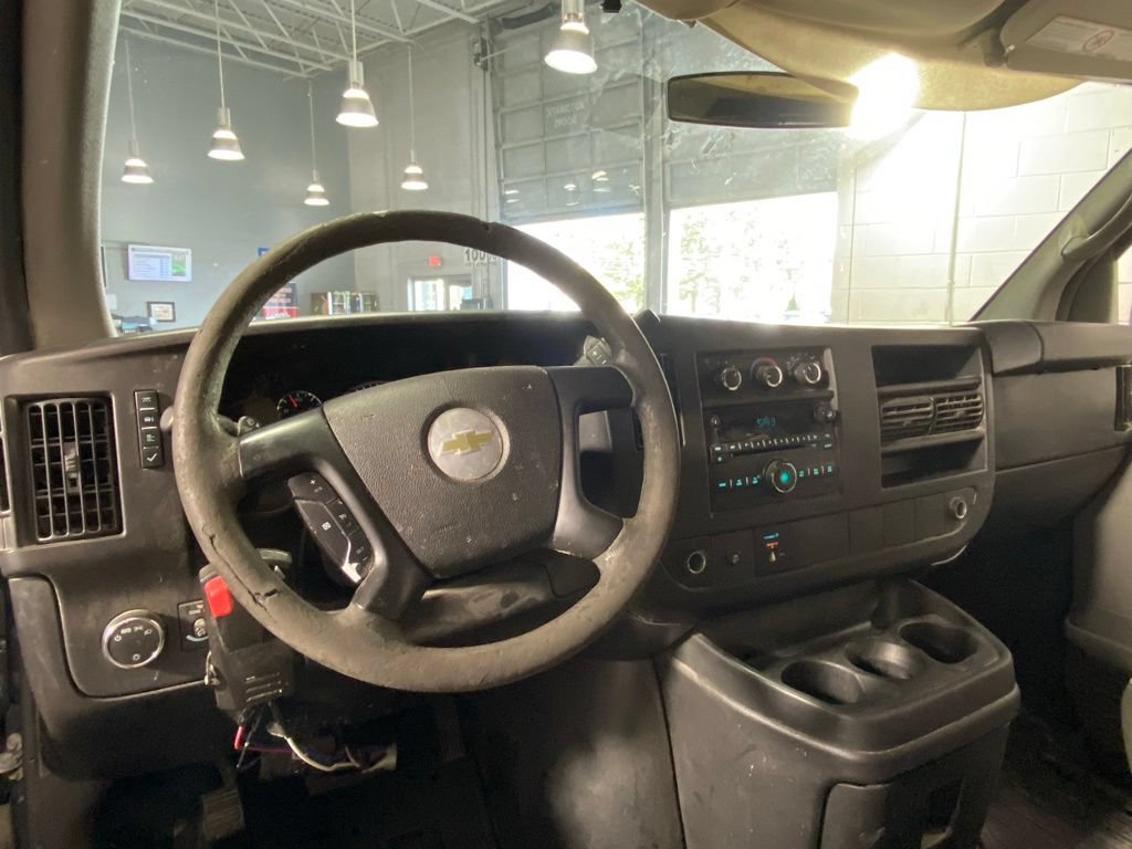 Used 2010 Chevrolet Express 3500 LT w/ LT Preferred Equipment Group RWD image 18