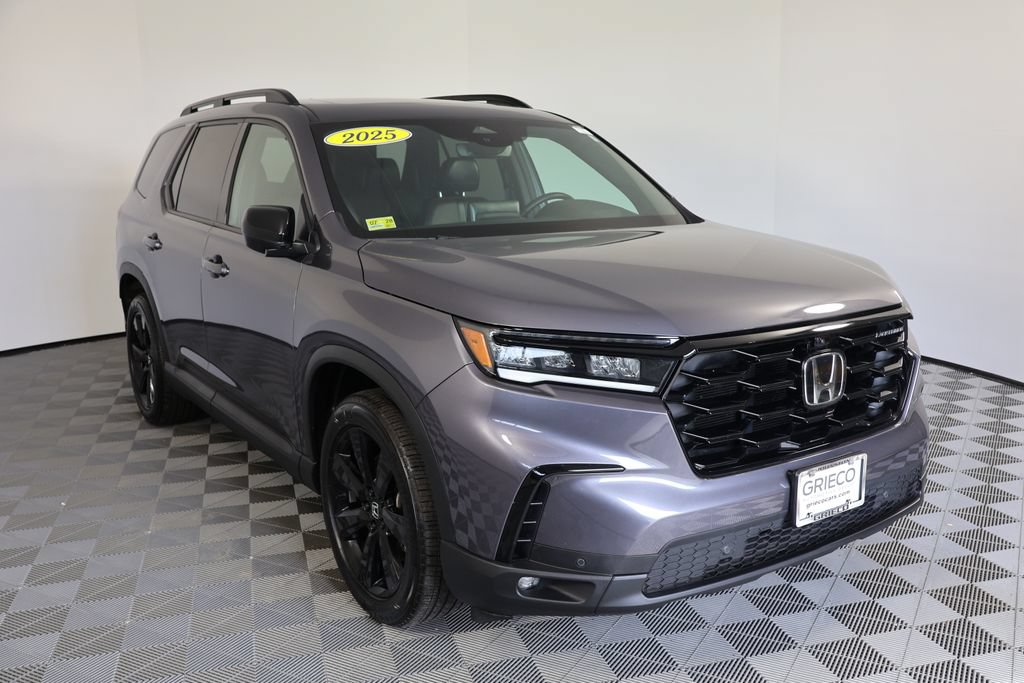 Used 2025 Honda Pilot Black Edition image 1