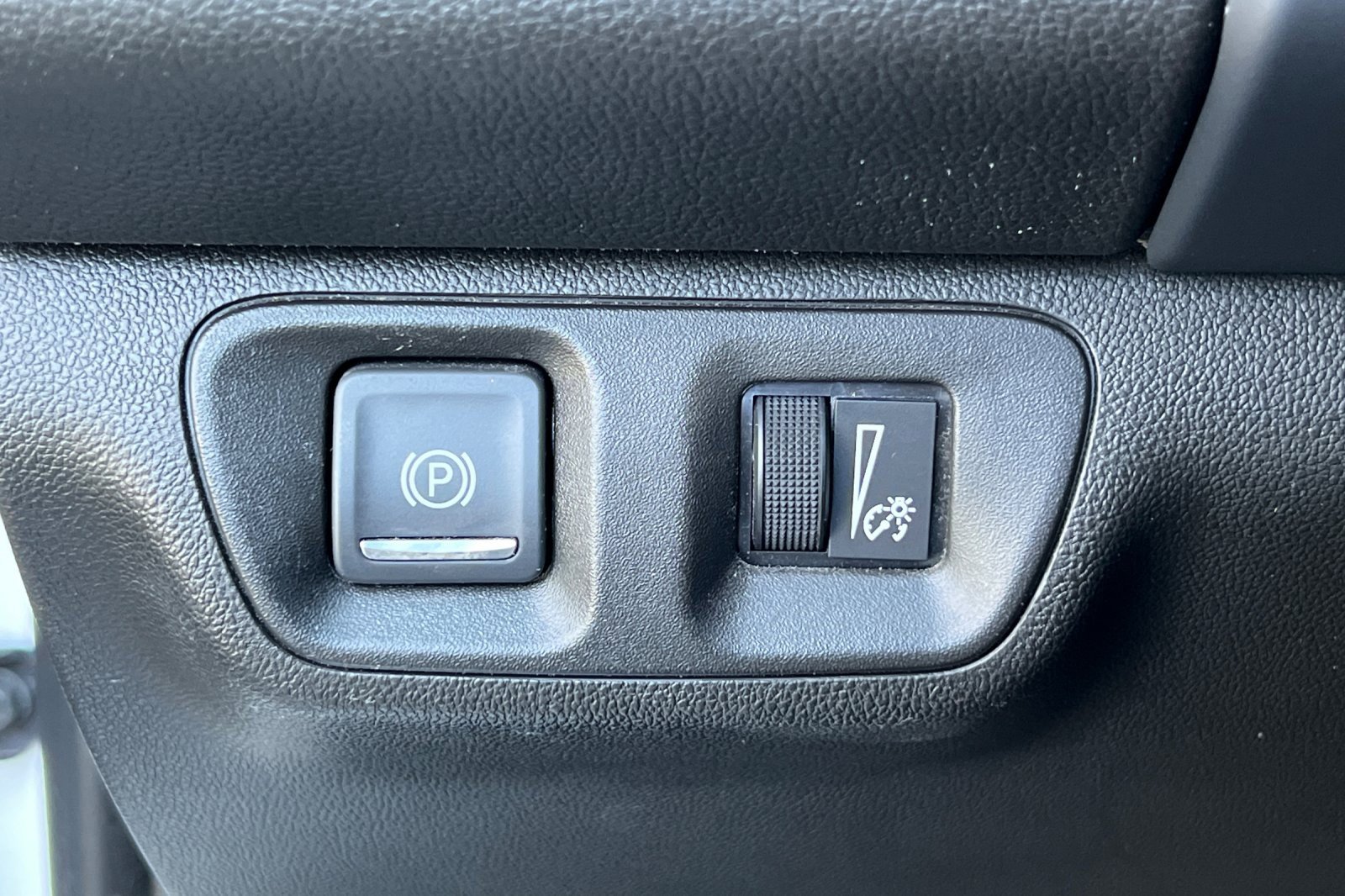 Used 2023 GMC Acadia SLT image 38