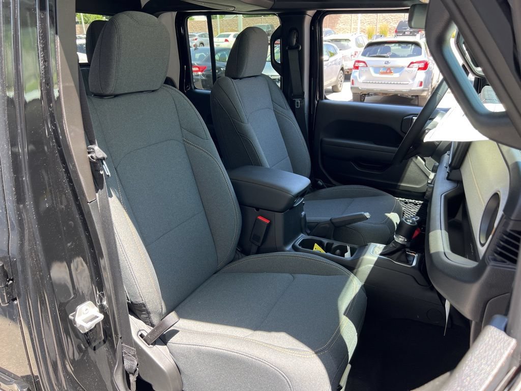 New 2025 Jeep Gladiator Sport AWD/4WD image 22