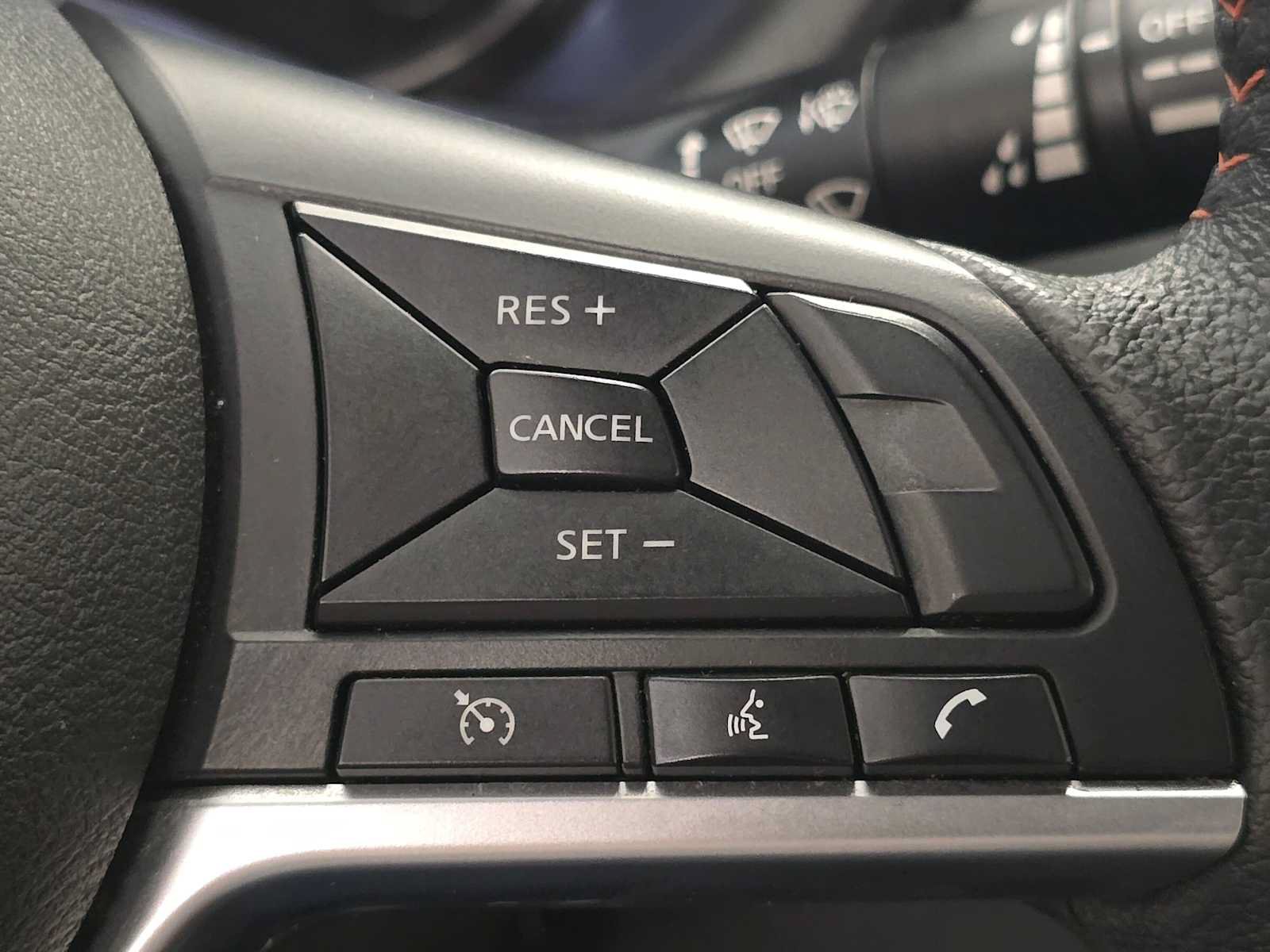 Used 2020 Nissan Kicks SR FWD image 18