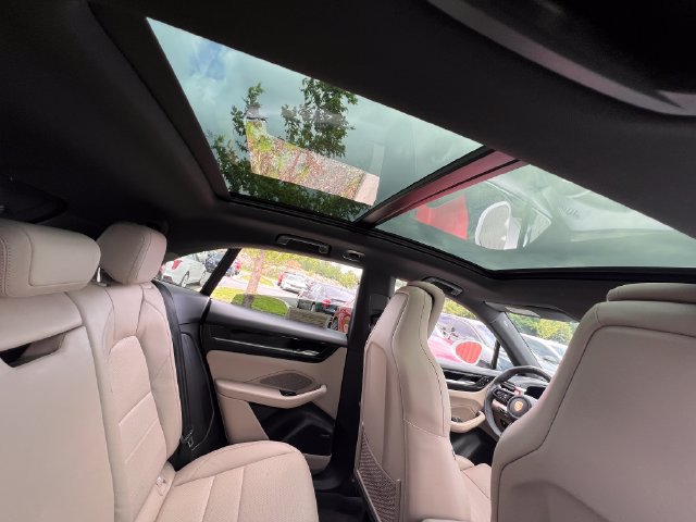 Used 2025 Porsche Macan Electric w/ Premium Package RWD image 32