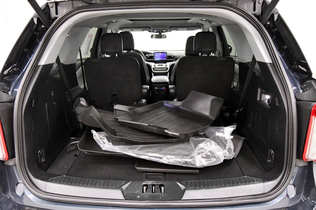 Used 2023 Ford Explorer XLT w/ Equipment Group 202A AWD/4WD image 7