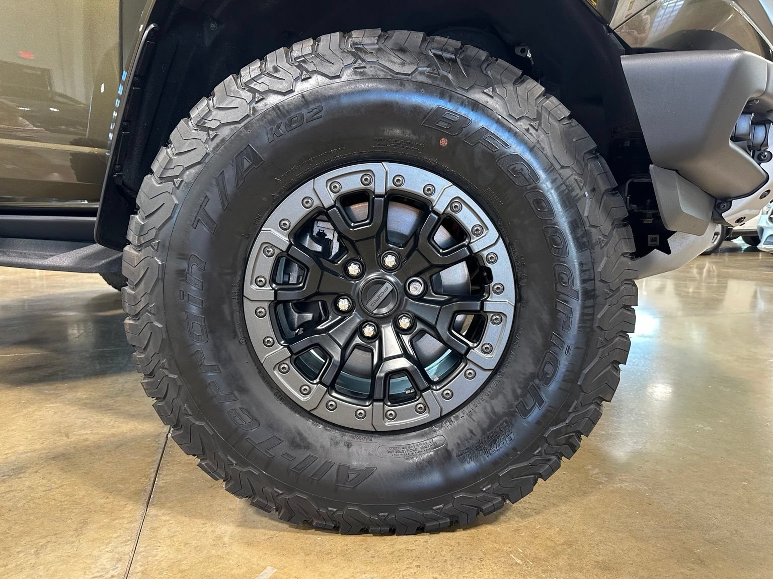 Used 2024 Ford Bronco Raptor w/ Interior Carbon Fiber Pack 6 AWD/4WD image 11