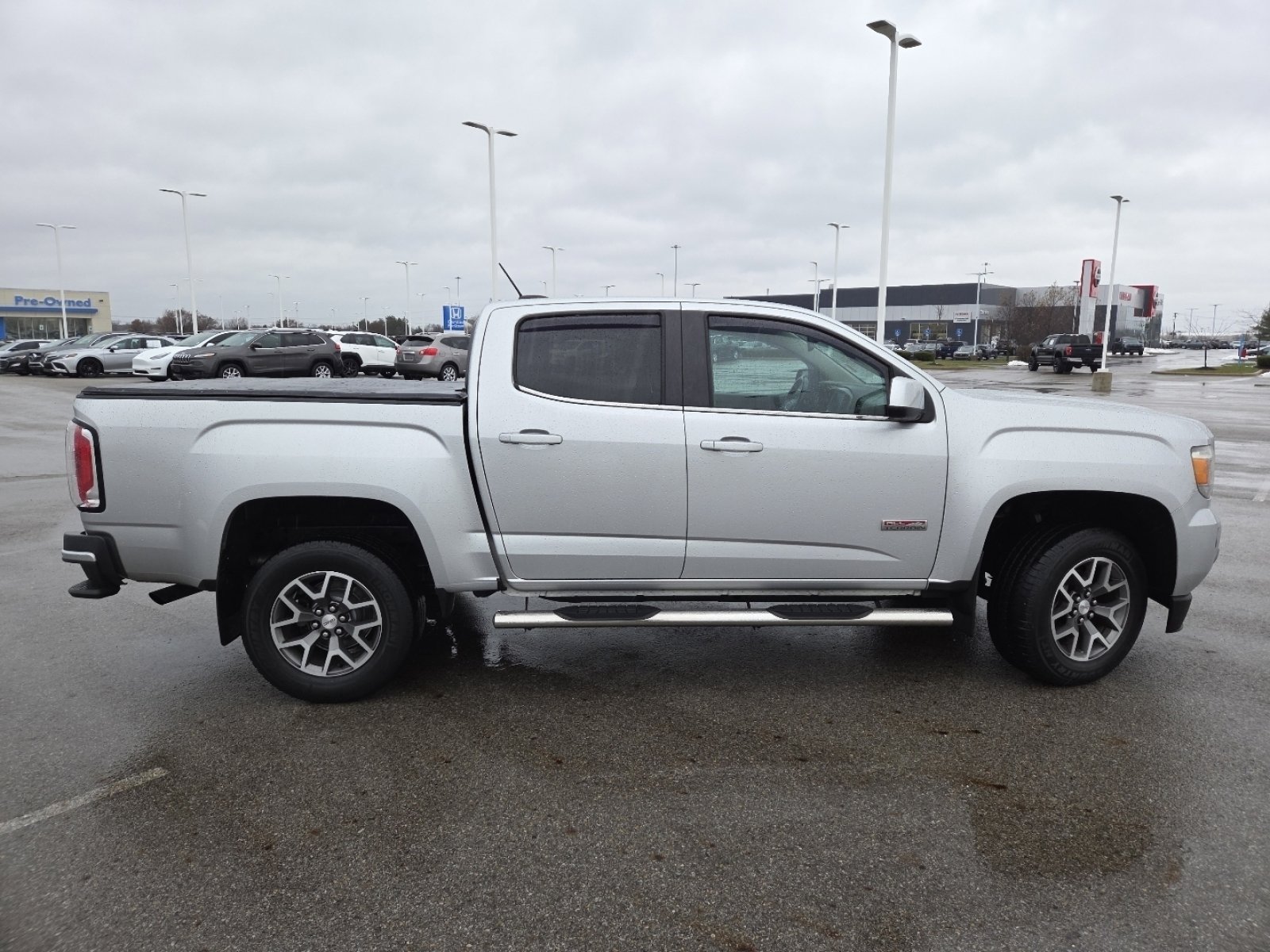Used 2017 GMC Canyon SLE w/ All Terrain Package image 18