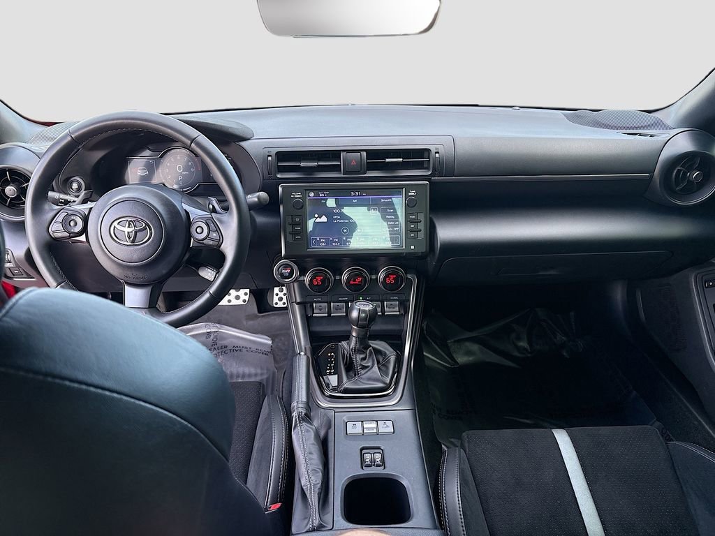 Used 2025 Toyota GR86 Premium w/ Performance Package image 23
