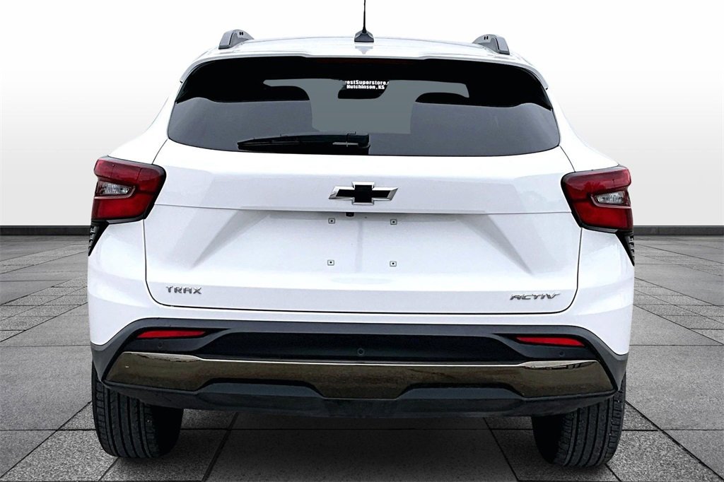 Used 2025 Chevrolet Trax ACTIV w/ Sunroof Package image 4