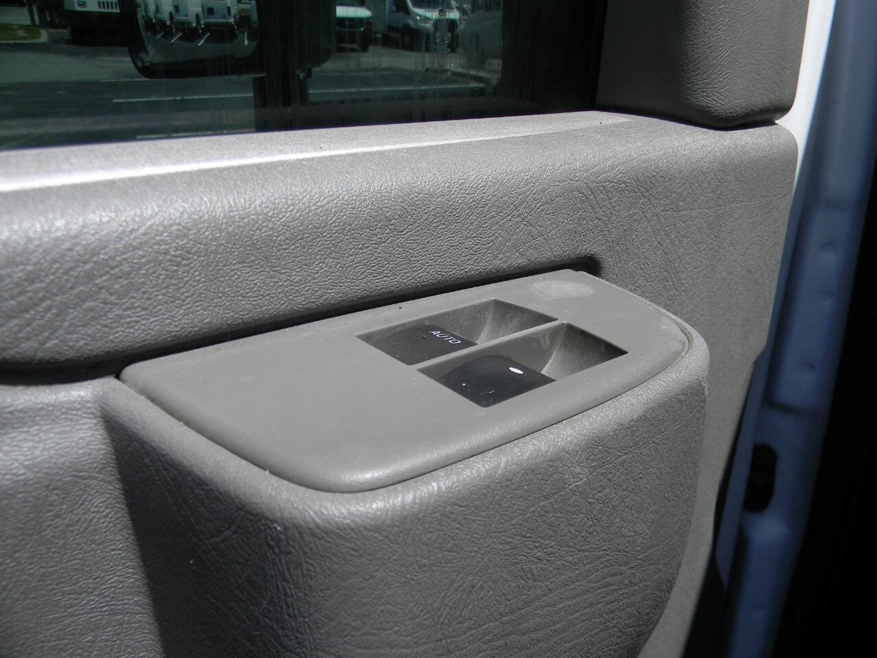 Used 2021 Chevrolet Express 3500 w/ Power Convenience Package RWD image 11