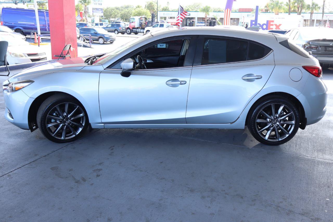 Used 2018 MAZDA MAZDA3 Touring FWD image 8