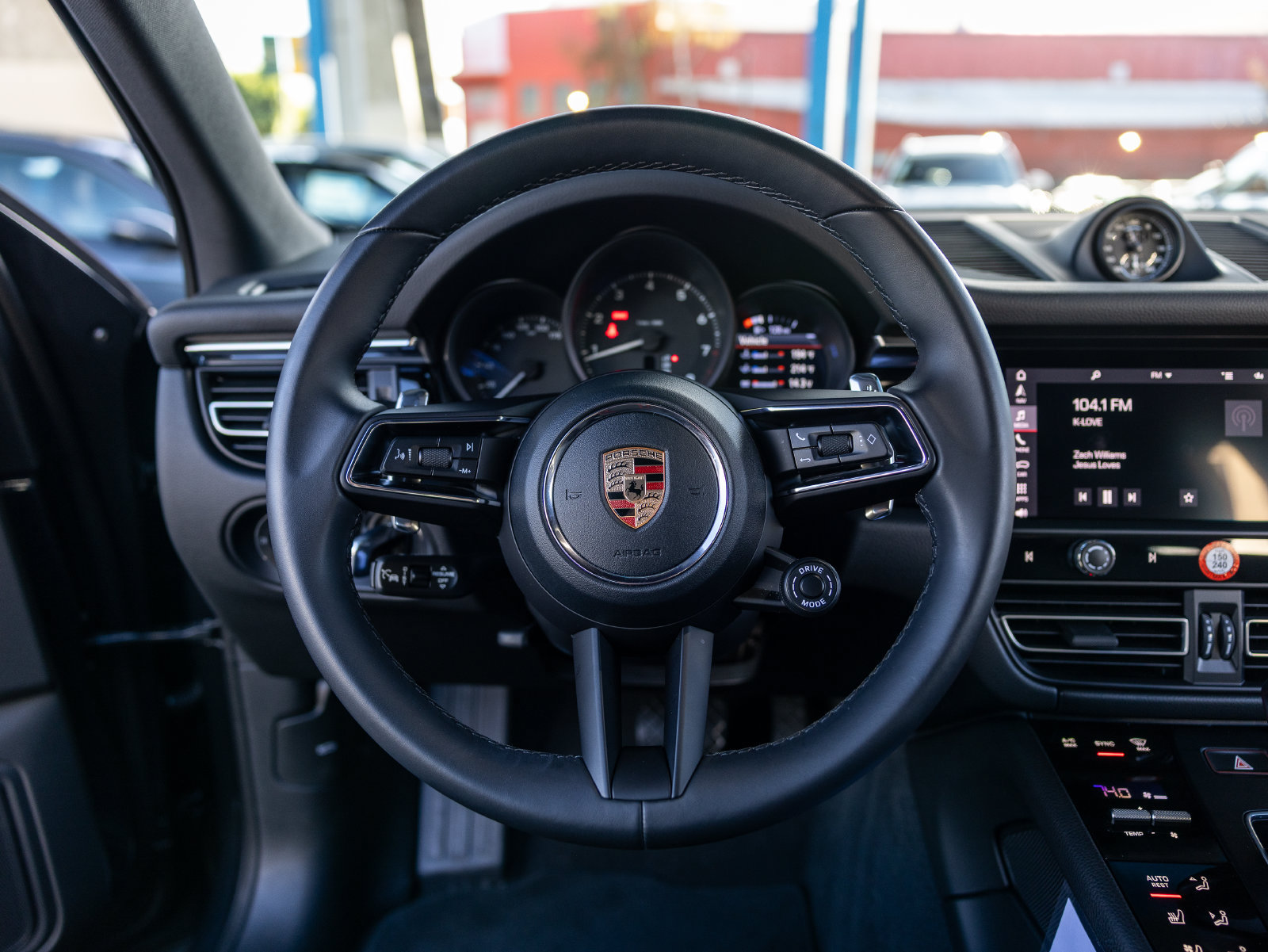 Certified 2026 Porsche Macan AWD/4WD image 6