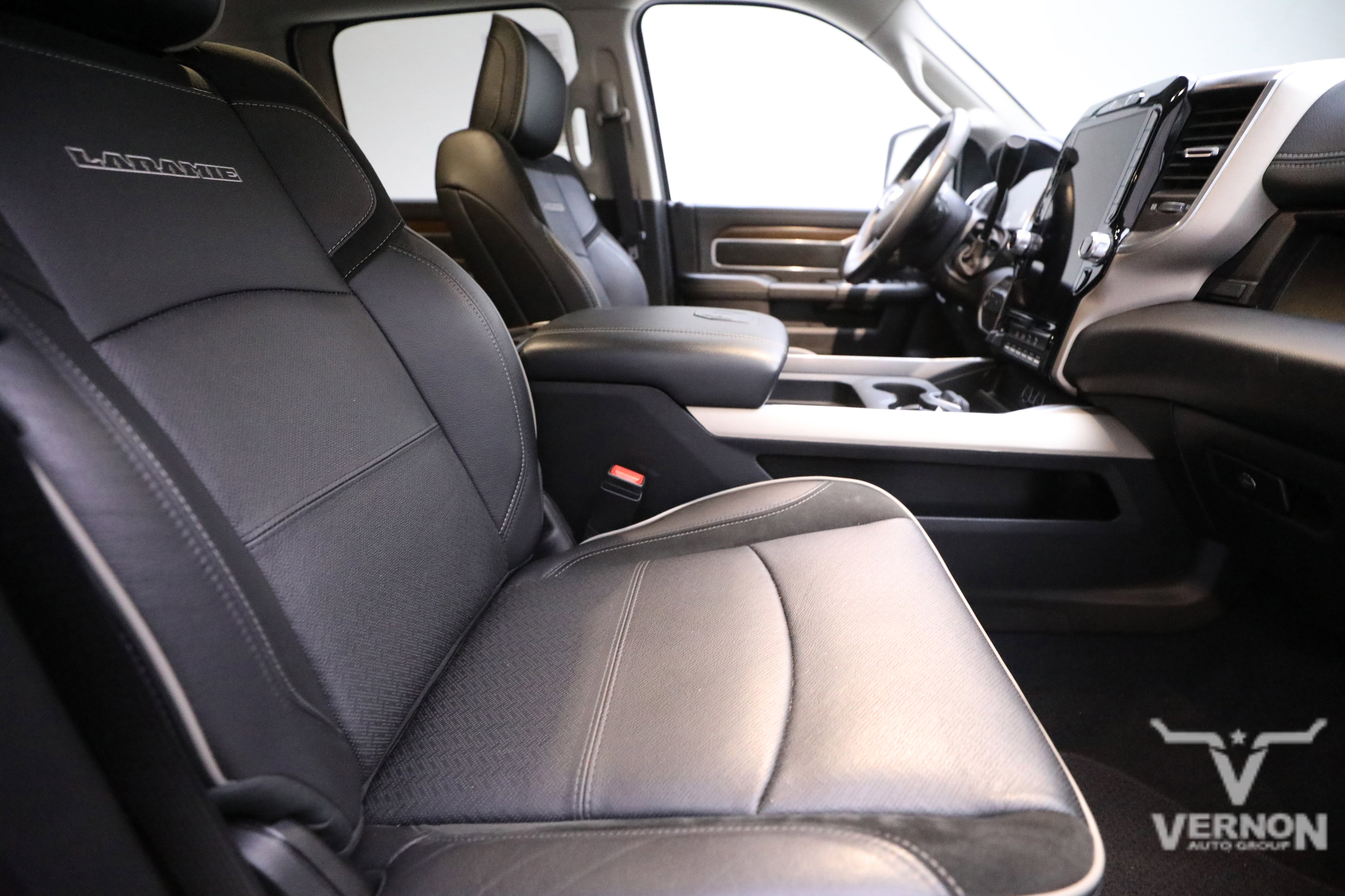 Used 2024 RAM 3500 Laramie w/ Chrome Bumper Package image 11