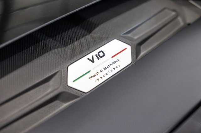 Used 2020 Lamborghini Huracan EVO AWD/4WD image 16