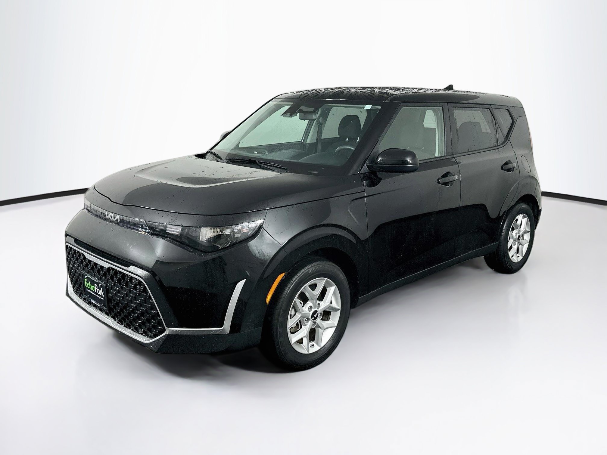 Used 2025 Kia Soul LX w/ LX Technology Package FWD image 3