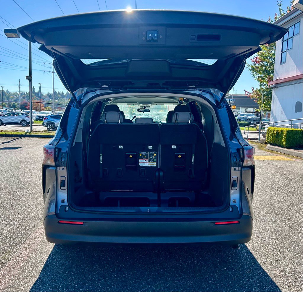 Certified 2024 Toyota Sienna LE AWD/4WD image 28