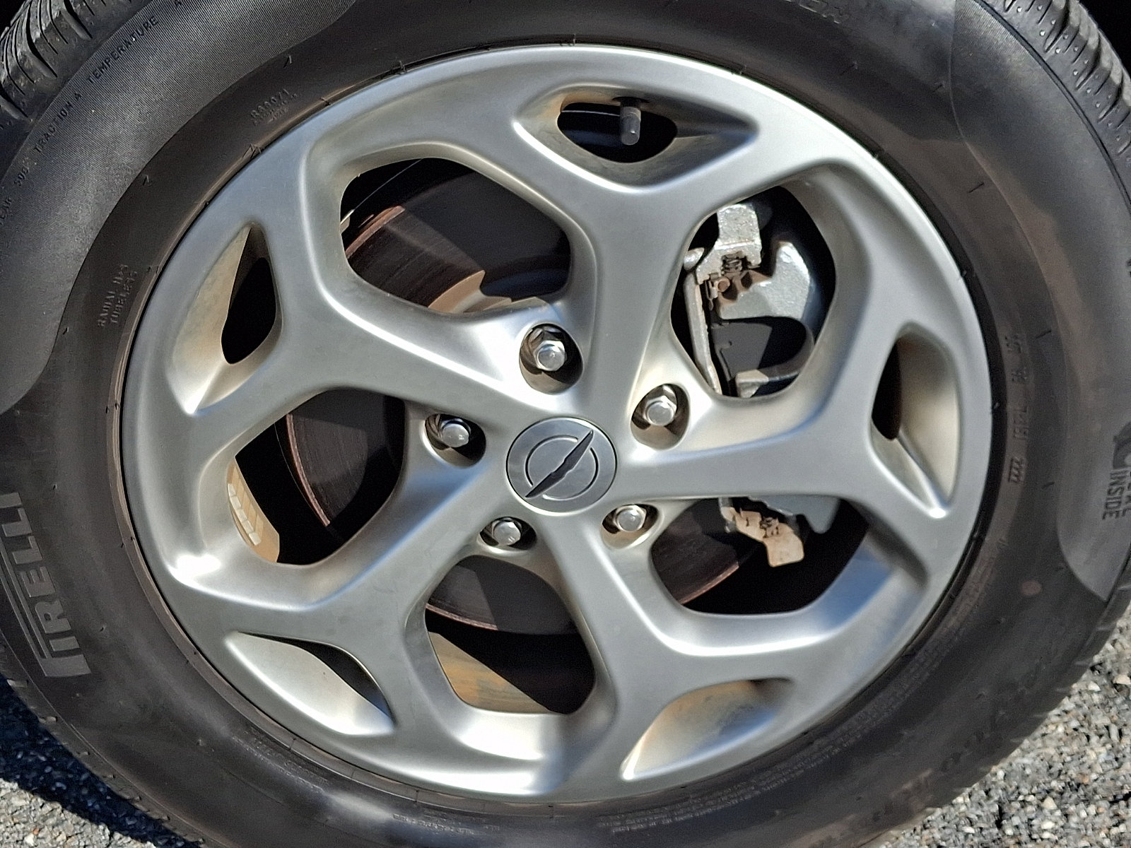 Used 2023 Chrysler Pacifica Limited w/ Uconnect Theater Family Group FWD image 8