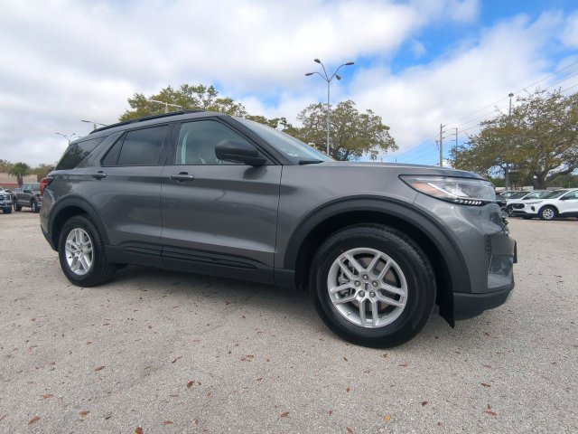 New 2026 Ford Explorer Active RWD image 2
