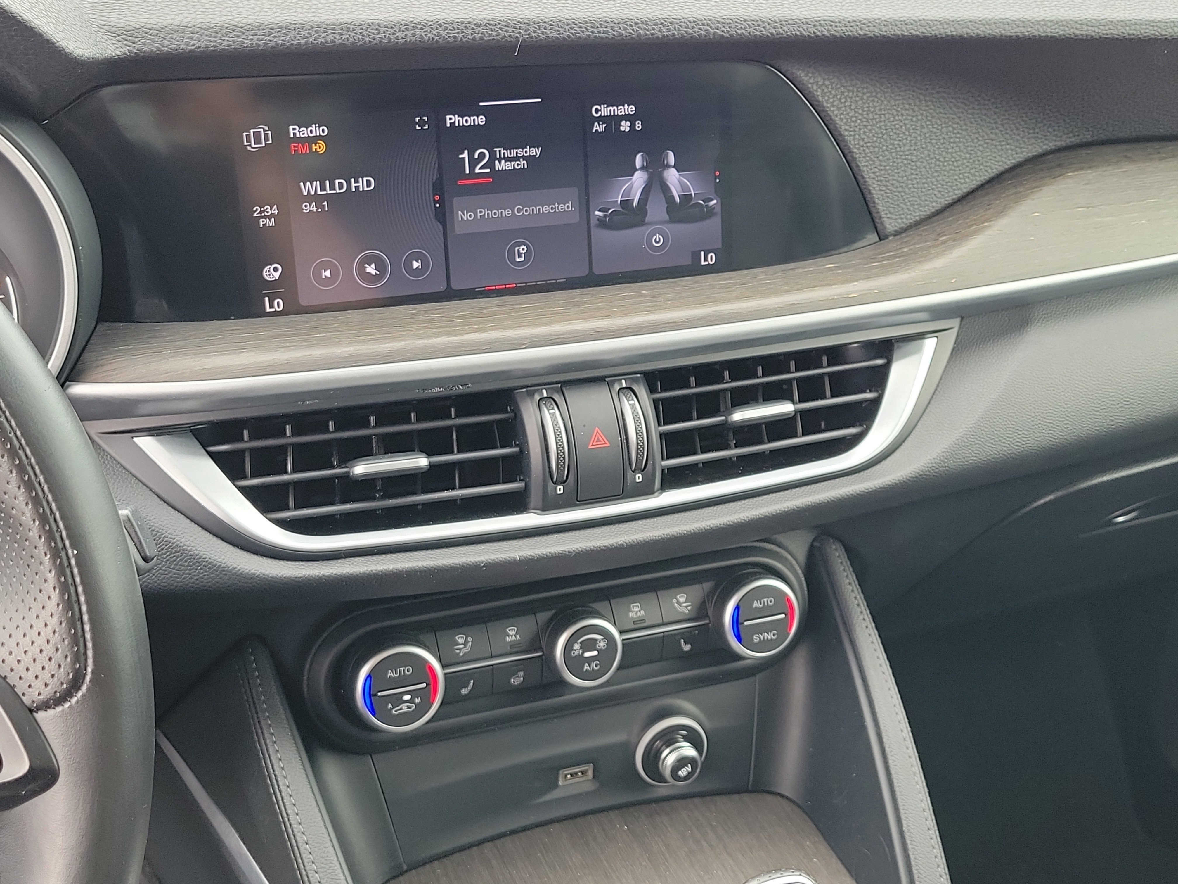 Used 2021 Alfa Romeo Stelvio Ti w/ Nero Edizione image 29