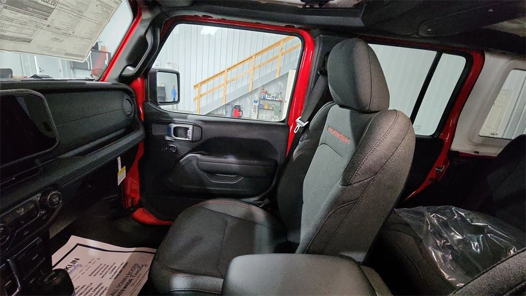 New 2026 Jeep Wrangler Unlimited Rubicon w/ Xtreme 35 Tire Package image 11