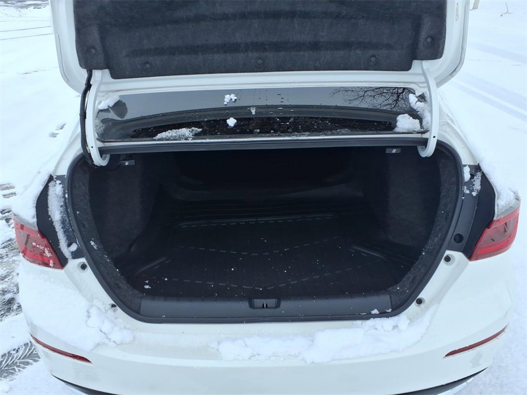 Used 2019 Honda Insight Touring image 30