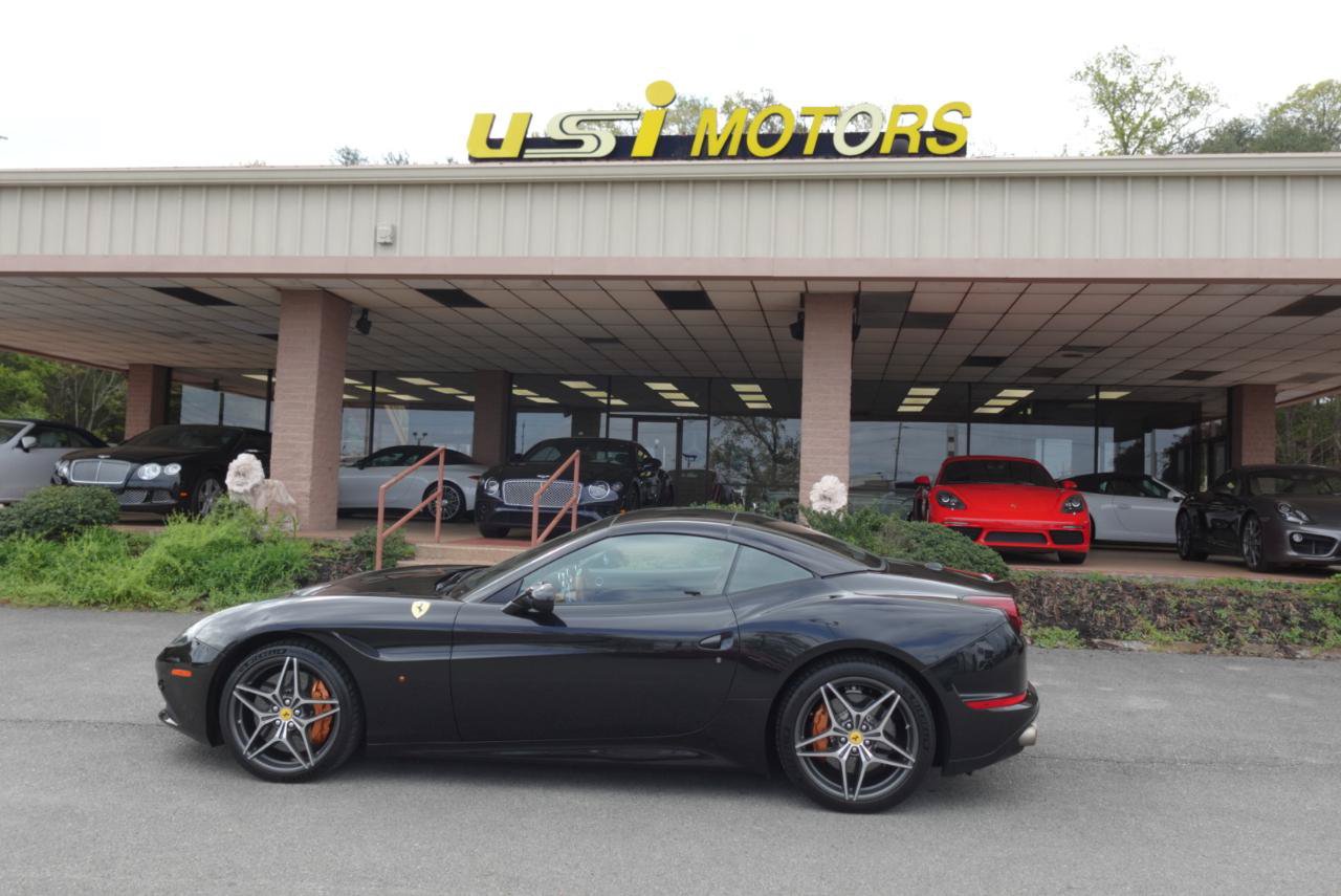Used 2015 Ferrari California T RWD image 4